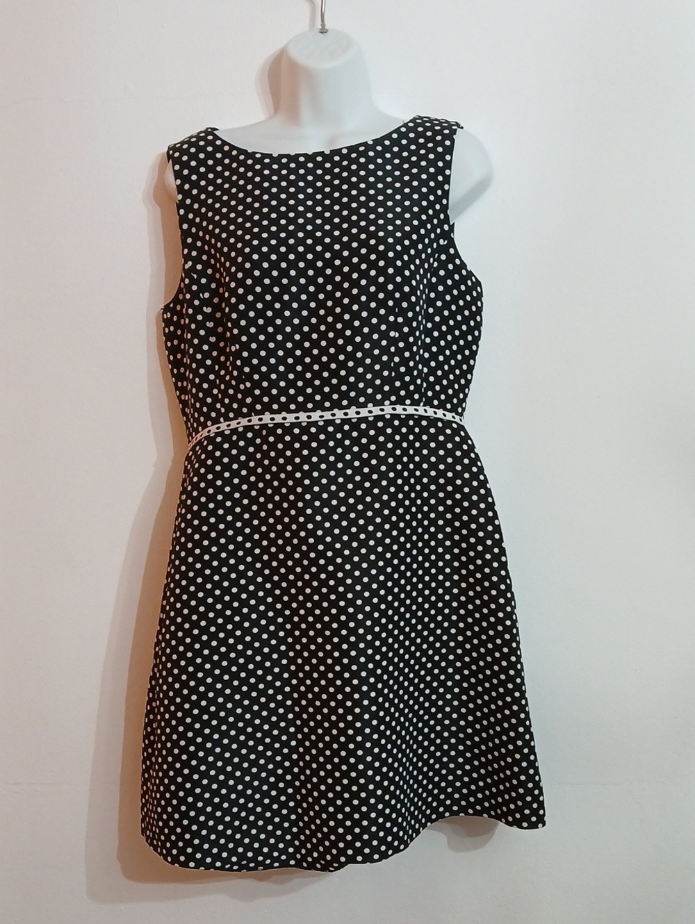 TAHARI Black and White Polka Dot Sleeveless Fit & Flare Dress